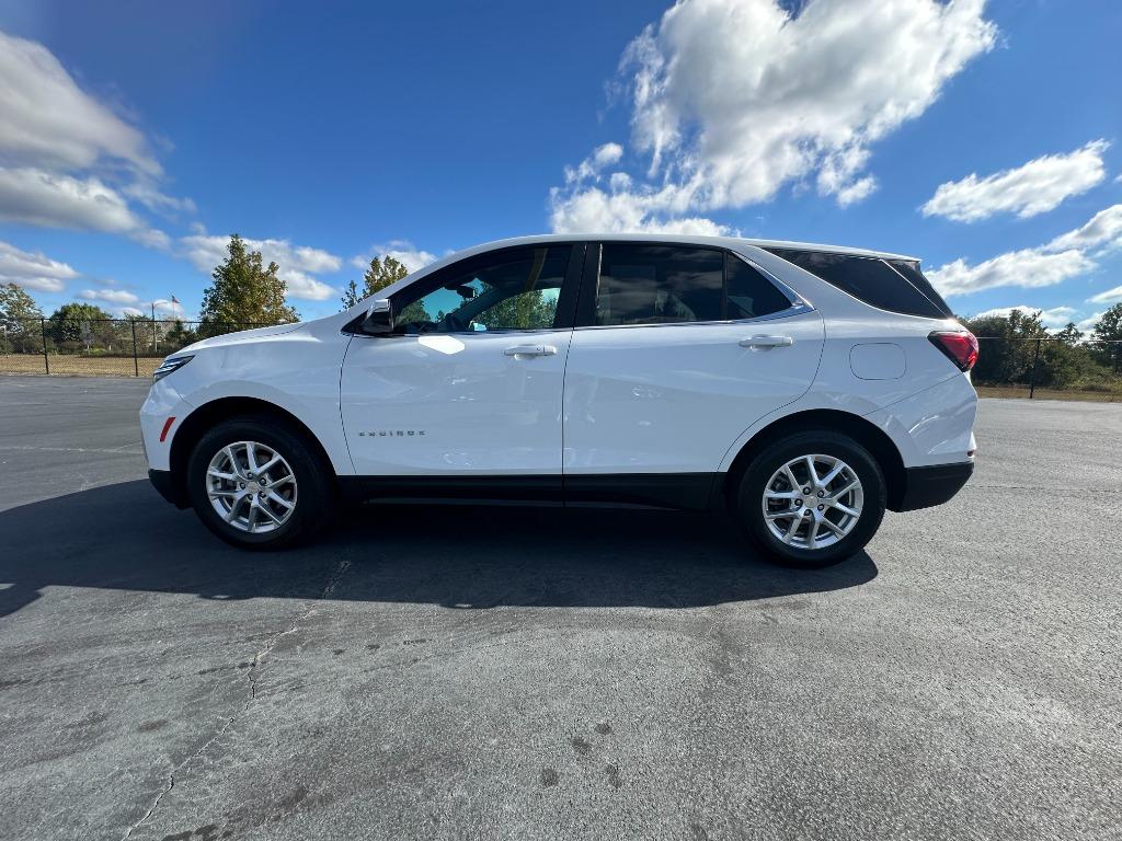 2023 Chevrolet Equinox LT's photo