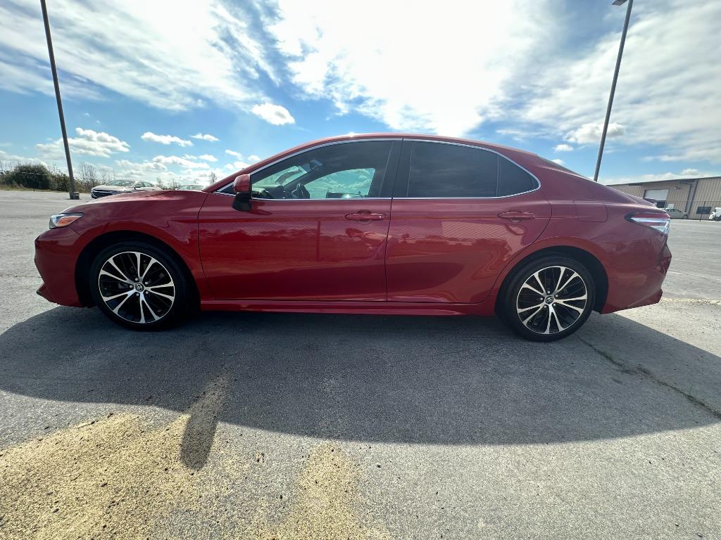 2020 Toyota Camry SE