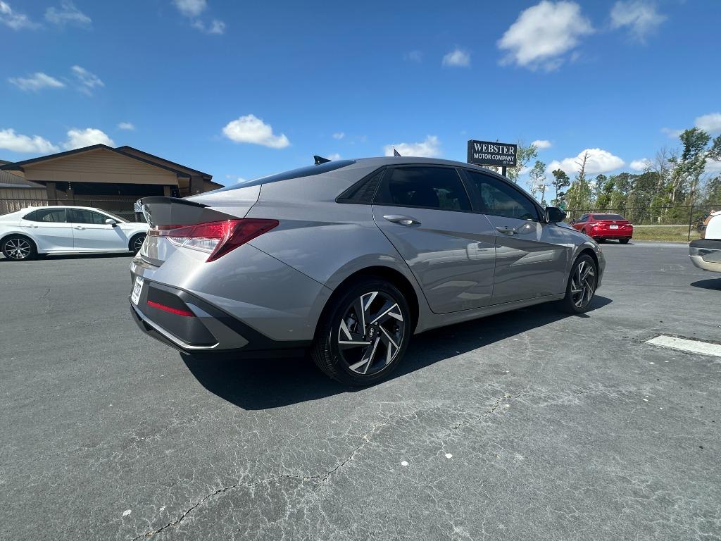 2025 Hyundai Elantra SEL - Photo 6