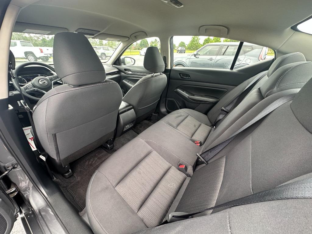 2025 Nissan Altima SV - Photo 13