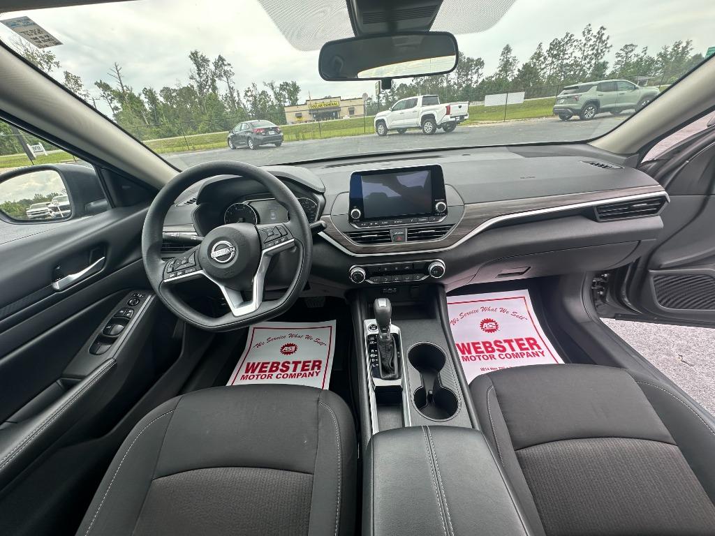 2025 Nissan Altima SV - Photo 12