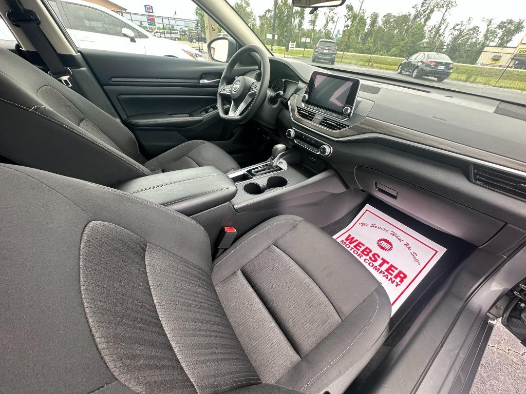 2025 Nissan Altima SV - Photo 17