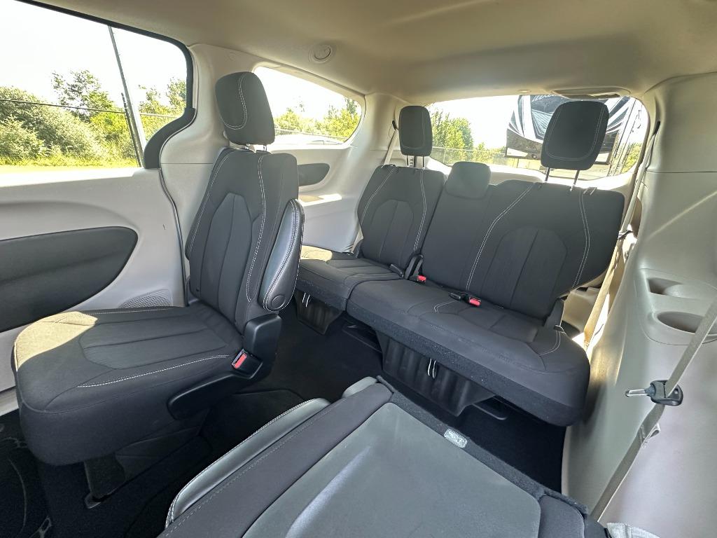 Chrysler Voyager photo 16