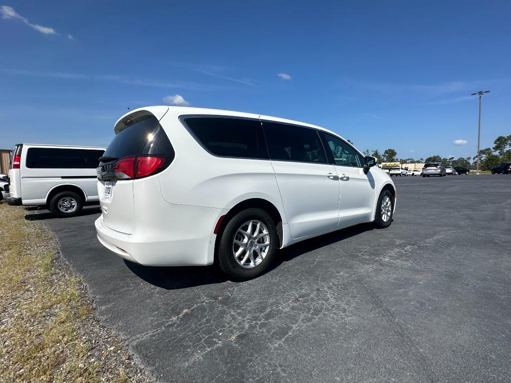 Chrysler Voyager photo 6