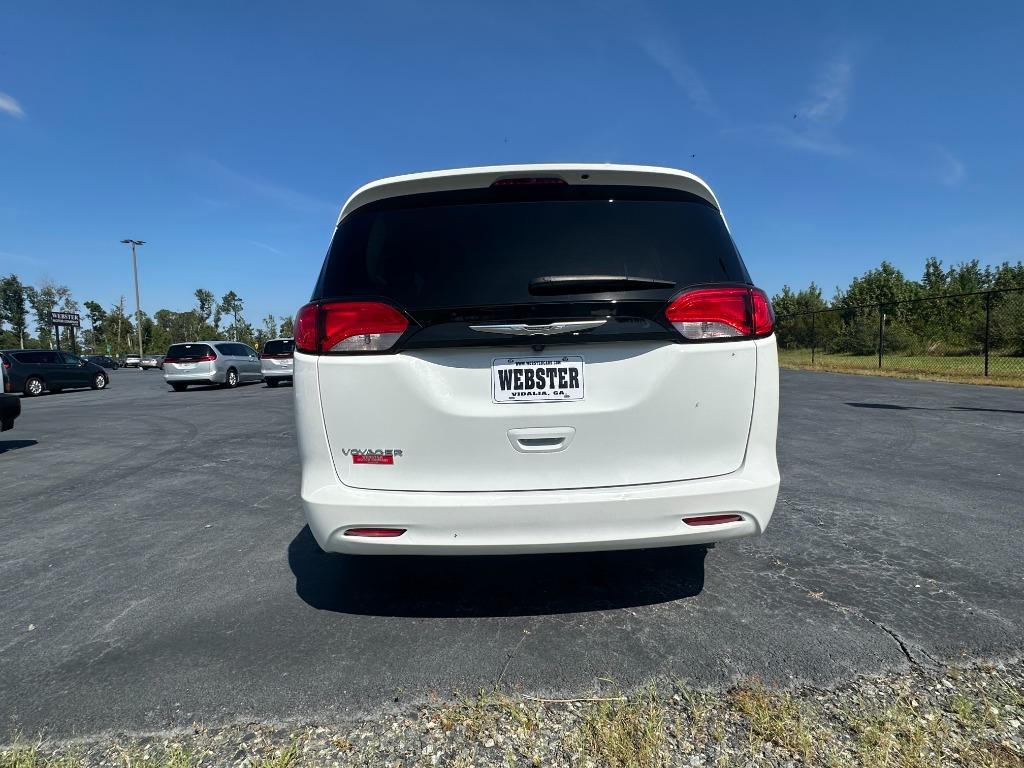 Chrysler Voyager photo 7