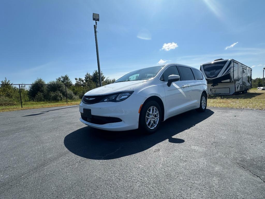 Chrysler Voyager photo 2