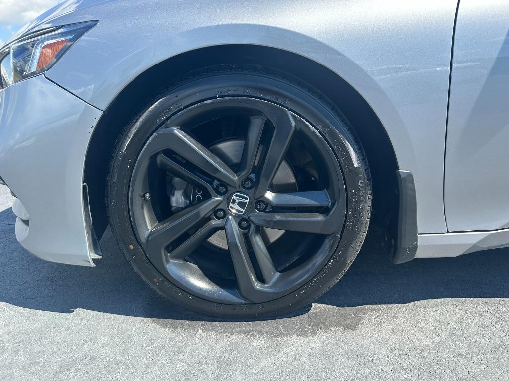 Honda Accord photo 21