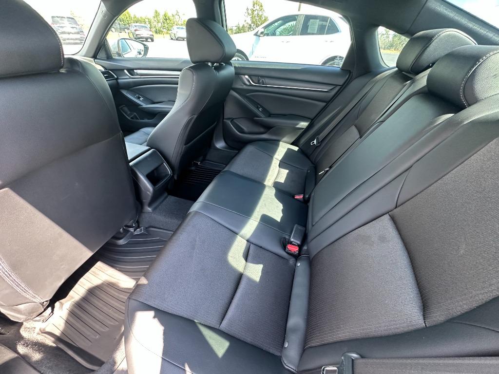 Honda Accord photo 16