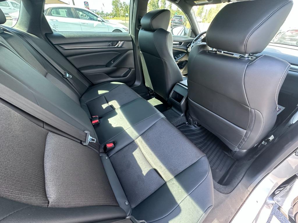 Honda Accord photo 18